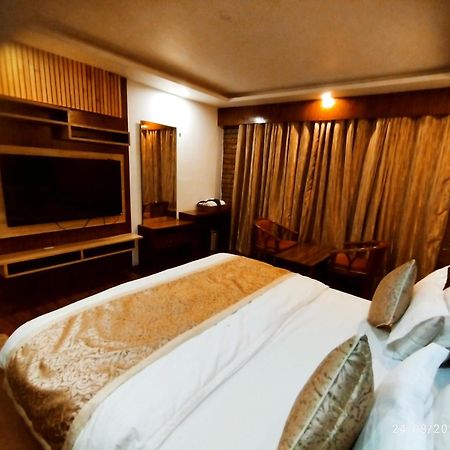 Hotel Lidder Palace Pahalgām Екстериор снимка
