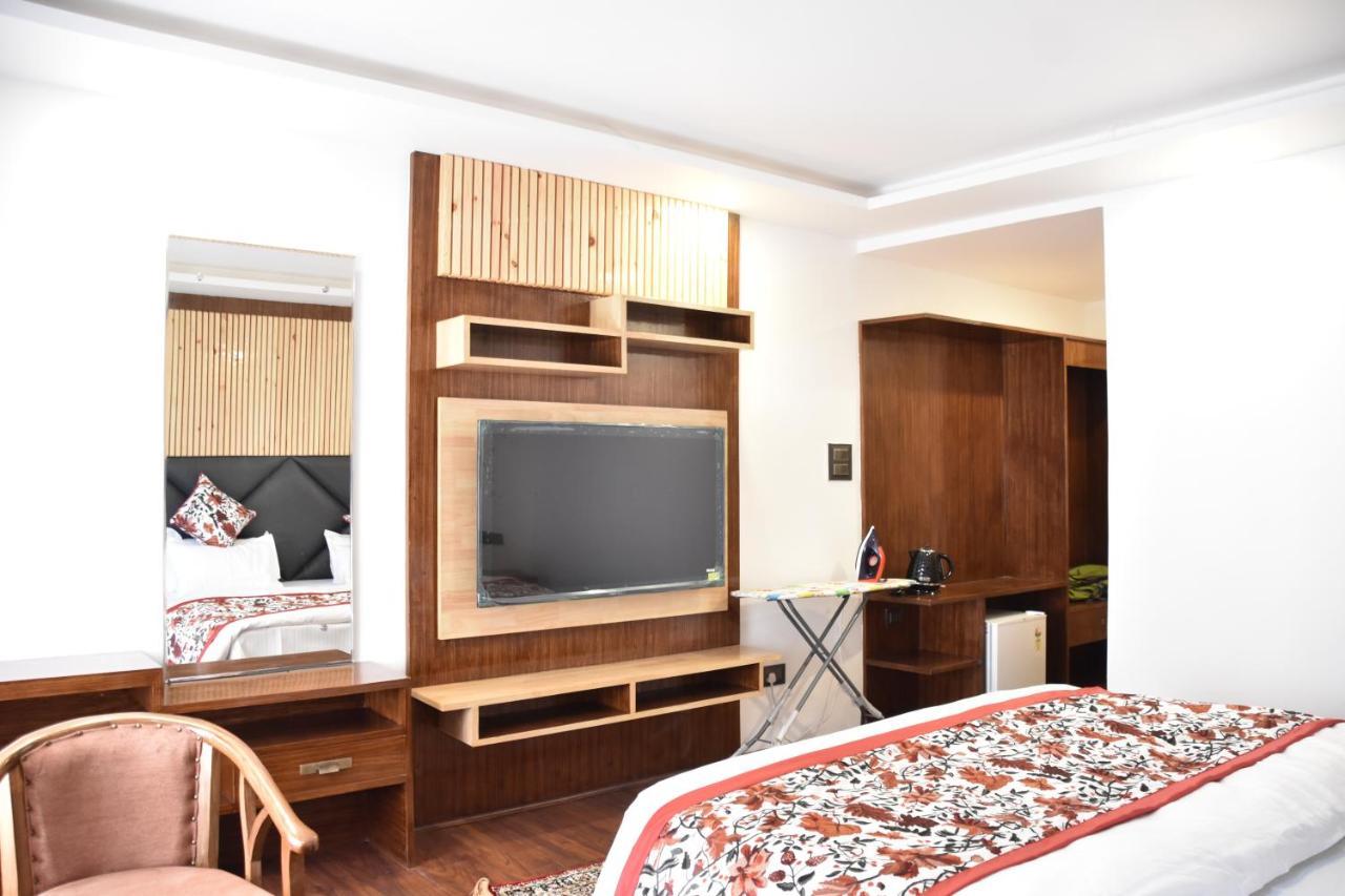 Hotel Lidder Palace Pahalgām Екстериор снимка