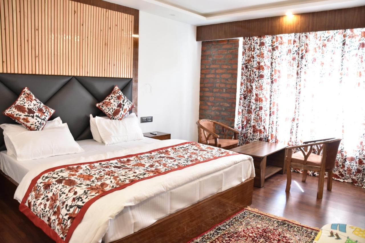 Hotel Lidder Palace Pahalgām Екстериор снимка