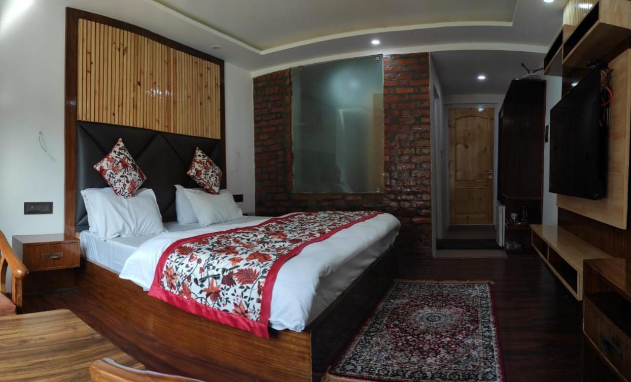 Hotel Lidder Palace Pahalgām Екстериор снимка